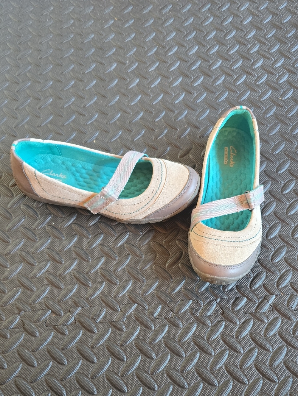 Clarks Collection Haley Braeburn Mary Janes Gray- 6M